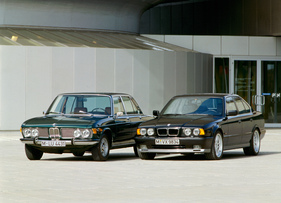 BMW M5 (1995) - neben dem BMW 2500 der Siebzigerjahre