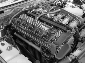 BMW M5 E28 (1985) - appetitlich aufgemachter Reihensechszylinder