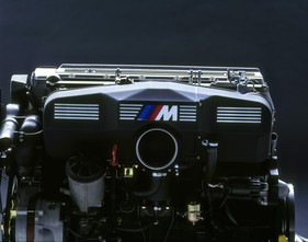 BMW M5 E34 (1988) - sportlich aufgemachter Reihensechszylinder