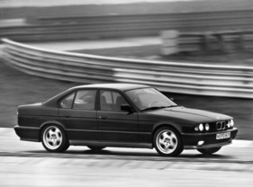 BMW M5 E34 (1992) - nach vier Jahren gab es 200 cm3 mehr Hubraum