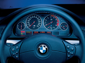 BMW M5 E39 (1998) - Cockpit mit an den Wärmezustand des Motors angepasstem roten Drehzahlbereich