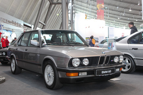 BMW M5 - der erste BMW M5 E28) - Retro Classics Stuttgart 2015