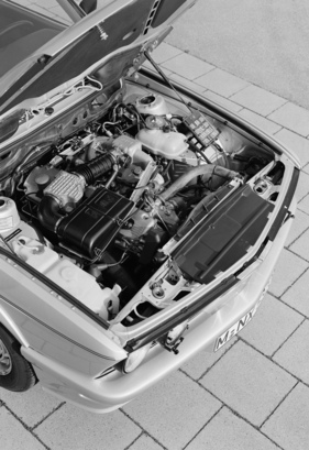 BMW M535i (1984) - Blick in den Motorraum des E28