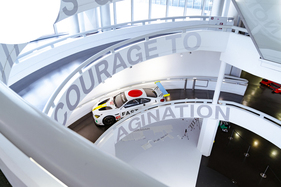 BMW M6 GT LM (2016) - Art Car mit der Bemalung von John Baldessari - Sonderschau im BMW-Museum in München 2018