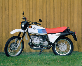 BMW R 80 G/S (1980) - Die Einarmschwinge war vor 40 Jahren der absolute Hingucker. Ansonsten entstand die Geländemaschine weitgehend auf Basis der Strassenmotorräder von BMW BMW R 80 G/S (1980) - Die Einarmschwinge war vor 40 Jahren der absolute Hingucker. Ansonsten entstand die Geländemaschine weitgehend auf Basis der Strassenmotorräder von BMW