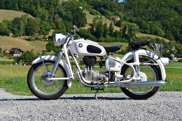 Bild: BMW R26 (1957) - als Lot 114 an der Versteigerung der Oldtimer Galerie in Gstaad am 29. Dezember 2022