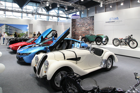 BMW-Sportwagen von einst und heute - 328, i8 und M1 - Retro Classics Bavaria 2016 BMW-Sportwagen von einst und heute - 328, i8 und M1 - Retro Classics Bavaria 2016