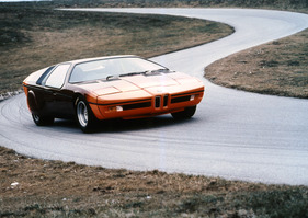 BMW Turbo (1972) - bei Testfahrten auf dem Handlingkurs in Aschheim im Jahr 1974
