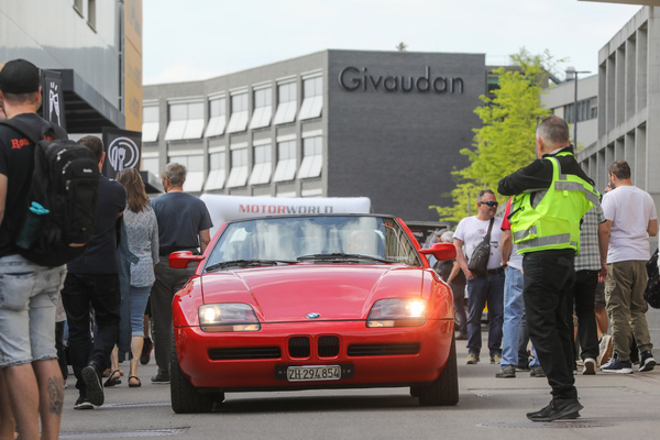 Bild: BMW Z1 (1989) in der Farbe "Toprot" – Older Classics Mai 2024
