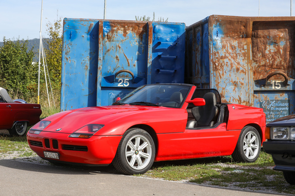 BMW Z1 (1990) - setzt sich deutlich vom Hintergrund ab - 8. Lägern Classic 2025
