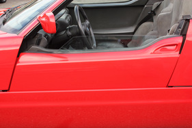 BMW Z1 (1991) - die Seitentüren werden durch Motoren gesenkt und angehoben (2)