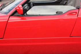 BMW Z1 (1991) - die Seitentüren werden durch Motoren gesenkt und angehoben (4)