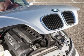 BMW Z3 2.8 Coupé (2000) - typisch Neunzigerjahre, vom Motor sieht man nur noch Abdeckungen