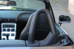 BMW Z3 3.0 Roadster (2001) - mehr Sicherheit mit Überrollbügeln