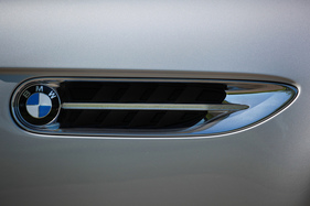 BMW Z8 (2001) - dieser Luftauslass an der Flanke erinnert an den BMW 507