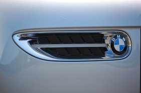 BMW Z8 (2001) - elegante Luftauslösse