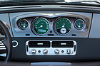 BMW Z8 (2001) - nettes Detail, die in weiss gehaltene Analoguhr