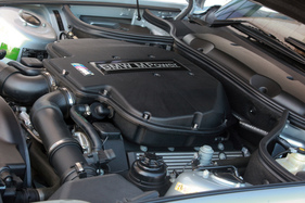 BMW Z8 (2001) - vier obenliegende Nockenwellen, vier Ventile pro Zylinder - viel Technik