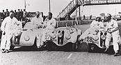 Bild: BMW mit den drei BMW 328 in Le Mans 1939 - BMW holte Plätze 1, 2 und 3 in der 2-Liter Klasse