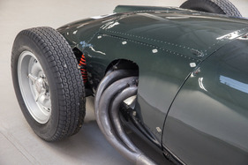 BRM P25 (1958) - seitlich entweichende Auspuffrohre am Vierzylinder