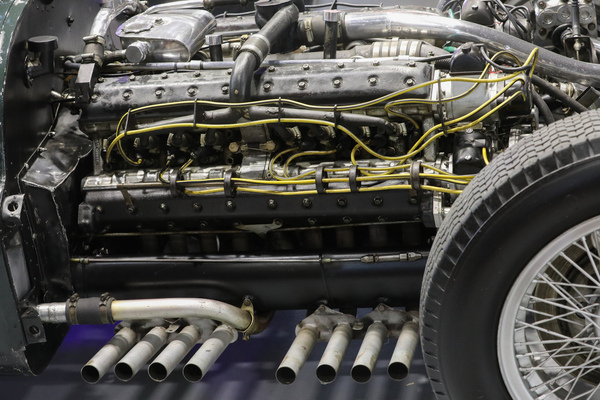 BRM P30 V16 1,5 L (1954) – 1488 cm3, 32 Ventile, Kompressor, 625 PS bei 11'500 U/min – Rétromobile Paris 2025