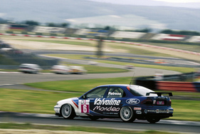 Bad Vibrations - Ford Mondeo (1995) Ex-Formel 1-Pilot Riccardo Patrese bringt die Mondeo-Truppe auch nicht viel weiter