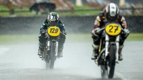 Barry Sheene Memorial Trophy - Trainingslauf - Goodwood Revival 2024