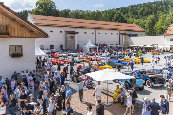 Bild: Beeindruckende Fahrzeugauswahl am ersten Concours of Elegance Germany 2024