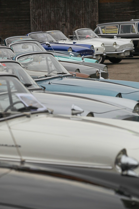 Beeindruckende Präsenz der Renault Caravelle Eigner - OSMT Zug September 2015