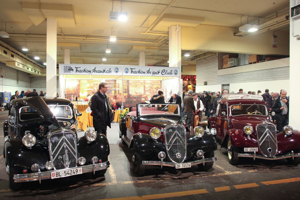 Bild Beeindruckende Traction Avant Gruppierung beim Clubstand - Oldtimermesse St. Gallen 2015