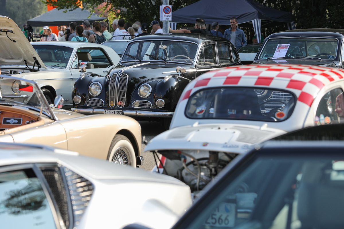 Beeindruckende Vielfalt - vom "Barockengel" BMW 502 bis zum Fiat-Abarth - Lägern Classic 2024