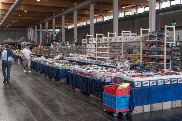 Beeindruckendes Angebot an Modellautos - Motorworld Classics Bodensee 2018