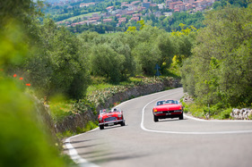 Begleitfahrzeug an der Mille Miglia 2012 - Ferrari 365 GTB/4 (1970)