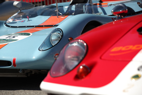 Bei Lotus geht es bunt-rasant zu - British Car Meeting 2015 in Mollis