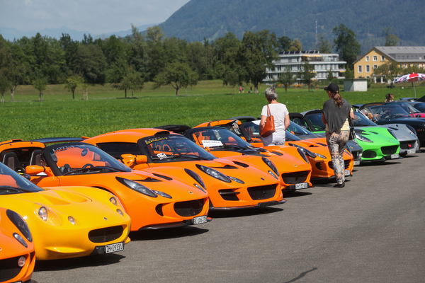 The younger Lotus sports cars like to be brightly colored - British Car Meeting (BCM) Mollis 2022