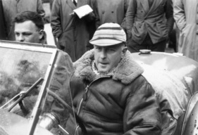 Bei der Mille Miglia in Brescia - Donald Healey mit Beifahrer Geoffrey Healey
