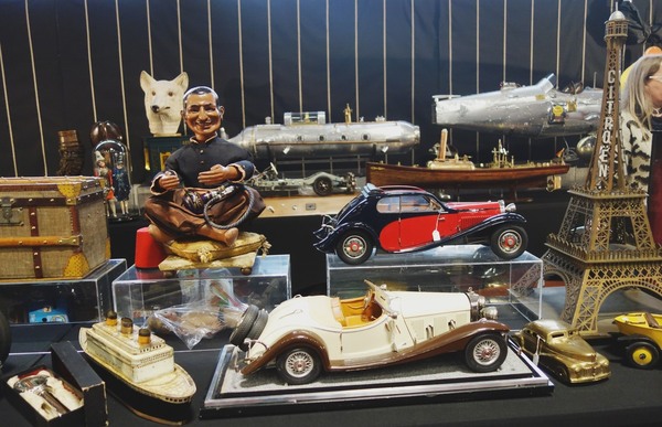 Bei diesen Modellen verdreht sogar der Eiffelturm den Hals – Classic Car Show Brussels 2022