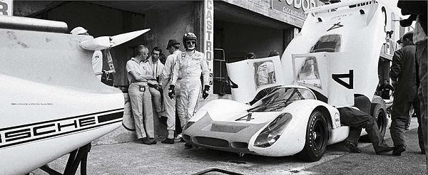 Beispiel-Doppelseite aus dem Buch: Schlegelmilch Sportscar Racing 1962-1973: Jo Siffert