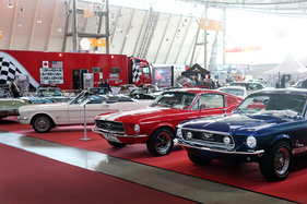Beliebte Ford Mustang Varianten stehen zur Auswahl - Retro Classics Stuttgart 2014