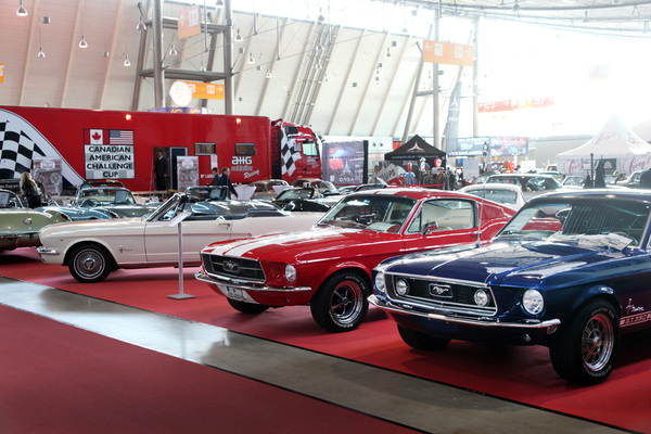 Beliebte Ford Mustang Varianten stehen zur Auswahl - Retro Classics Stuttgart 2014