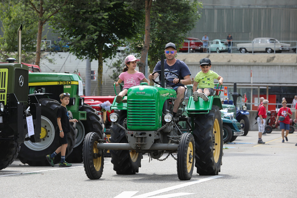 Beliebte Publikumsfahrten mit dem Steyr Traktor - Old Wheels Biel-Bienne 2025