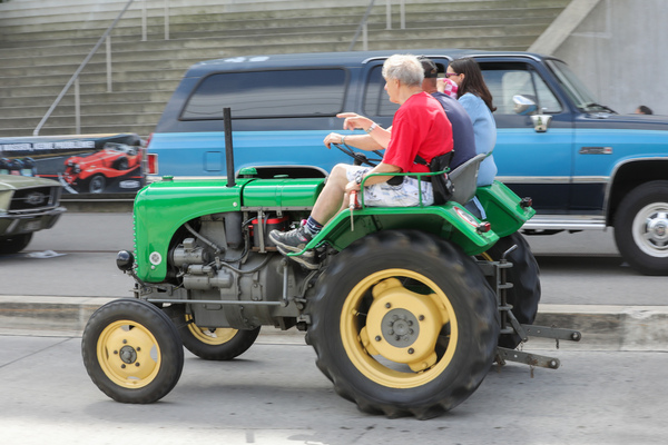 Beliebte Publikumsfahrten mit dem Steyr Traktor - Old Wheels Biel-Bienne 2025