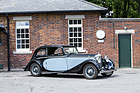 Bild: Bentley 3.5-Litre Barker Two-Door Sports Saloon (1936) - als Lot 048 angeboten an der Bonhams Bicester Online-Versteigerung vom 25. Juli 2020