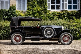 Bentley 3 Litre tourer by Harrison & Sons (1923) - Lot 057 at the Artcurial Musée Automobile du Château de Vernon auction 2025