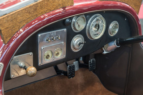 Bentley 3 l (1919) - Armaturenbrett - Rétromobile Paris 2019