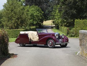 Bentley 4 1/2 Litre Cabriolet (1937) - als Lot 22 an der Bonhams Versteigerung Chantilly 2015