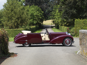 Bentley 4 1/2 Litre Cabriolet (1937) - als Lot 22 an der Bonhams Versteigerung Chantilly 2015
