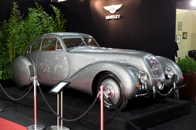 Bentley 4 1/4 Litre 'Embiricos' Special (1938) - Georges Paulin zeichnte das aerodynamische Coupé, Pourtout baute es für einen griechischen Amateur-Rennfahrer (Rétromobile 2013)