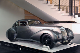 Bentley 4 1/4 Litre Overdrive (1939) - mit phantastischer Karosserie und einmalig, entsprechend auch der Schätzpreis von 350'000 bis 400'000 Euro (Techno Classica 2013)