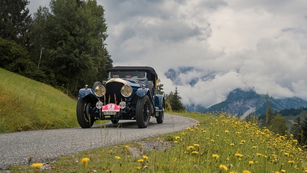 Bild Bentley 4.5 Litre (1927) - auf einsamen Strassen - 30. RAID Klosters-Wien 2020